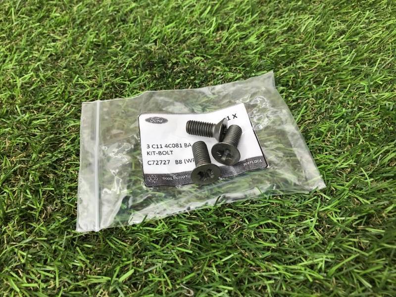 Болт крепления полуоси Ford Transit 2006/2014 4718666 TT9