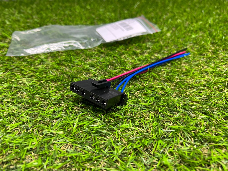 Фишка фонаря стоп сигнала Ford Transit 2000/2014 BSV81402011, задняя