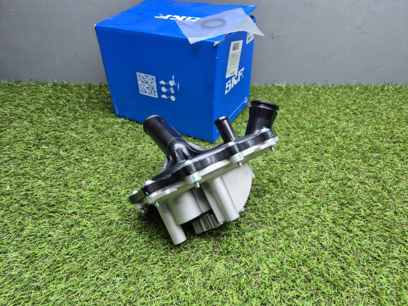 Насос водяной (помпа) Ford Transit 2006/2014 VKPA84700 ПЕРЕДНИЙ ПРИВОД 2.2