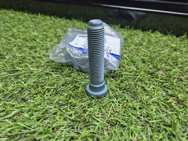 Шпилька ступицы Ford Transit 2014+ 1764269 2.2, задняя