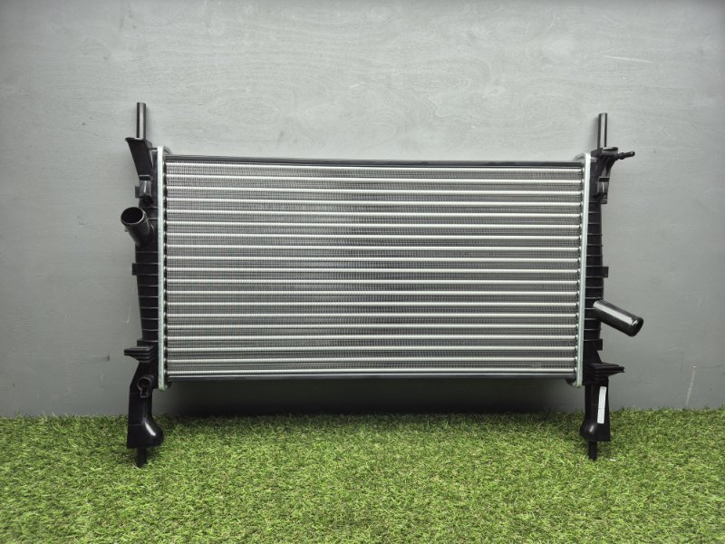 Радиатор охлаждения ДВС (Основной) Ford Transit 2006/2014 569225JP БЕЗ КОНДИЦИОНЕРА