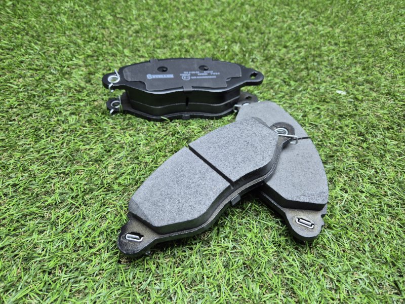 Тормозные колодки Ford Transit 2006/2014 783012BSX 2.4, переднее