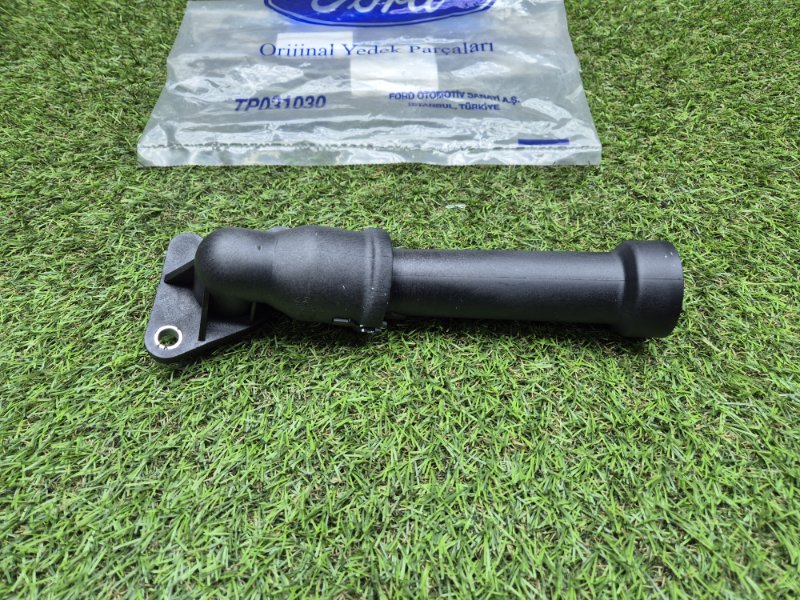 Патрубок системы охлаждения Ford Transit 2006/2014 1380563 ПЕРЕДНИЙ ПРИВОД 2.2 (EURO 4-5)