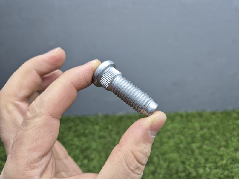 Шпилька ступицы Ford Transit 2000/2014 BSG30230014, передняя