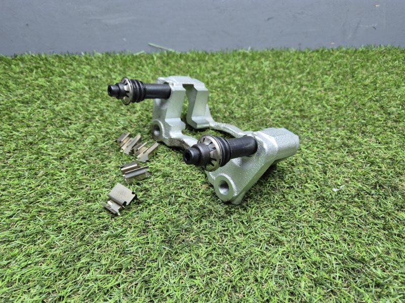 Скоба суппорта Ford Transit 2006/2014 8C1V2B135AA, задняя