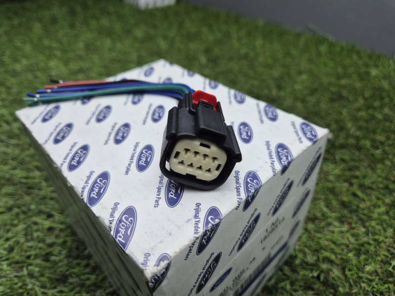 Фишка (Разъем) заднего фонаря Ford Transit 2014+
