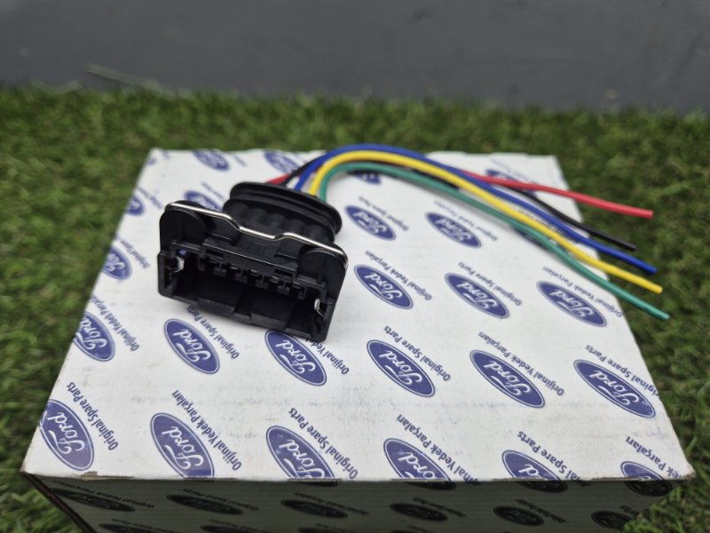 Фишка ( разъем ) трапеции стеклоочистителя Ford Transit 2006/2014