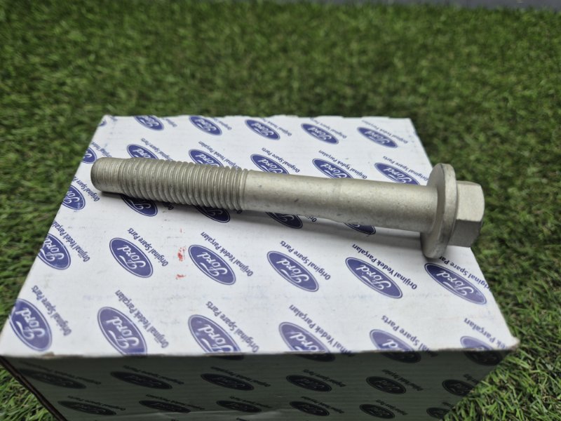 Болт крепления рессоры Ford Transit 4560572