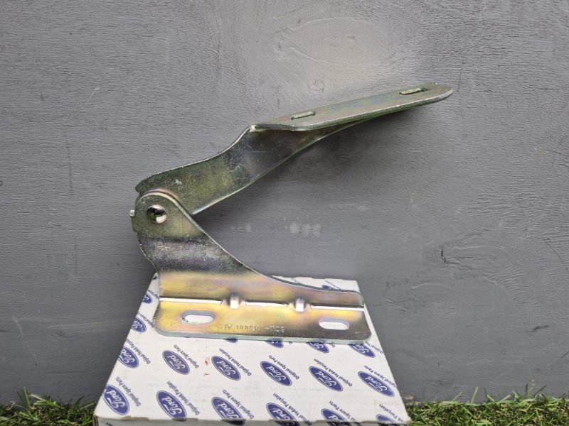 Петля капота Ford Transit 2006/2014 1405813, передняя правая