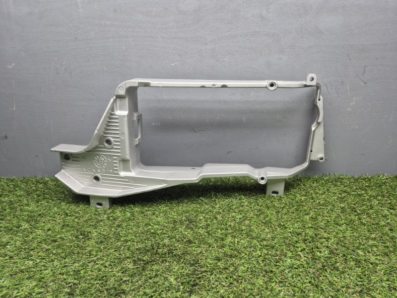 Крепление фары DAF LF45/55 Euro-6 18500410, переднее левое