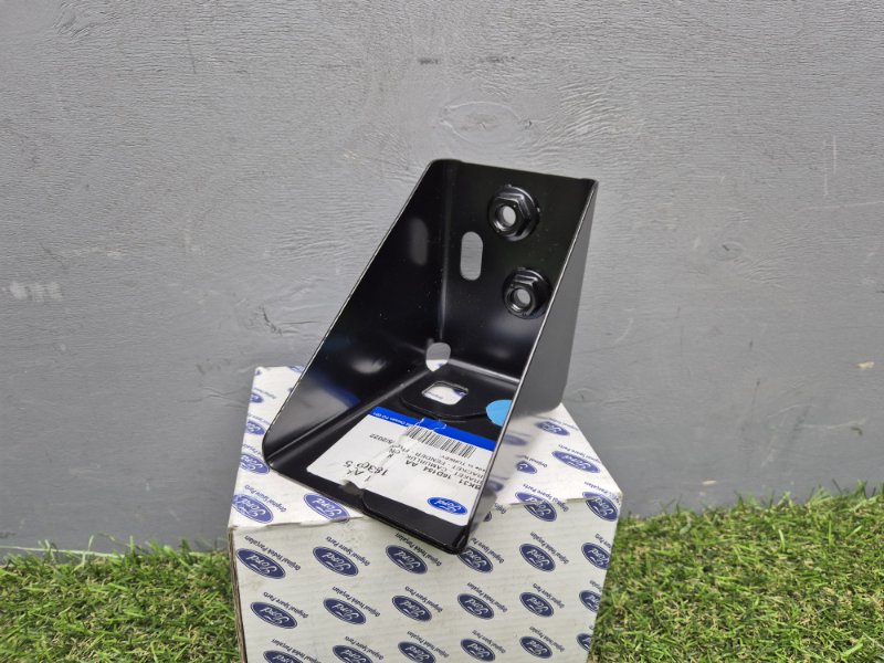 Кронштейн бампера Ford Transit 2014+ 1830515 2.2, передний правый