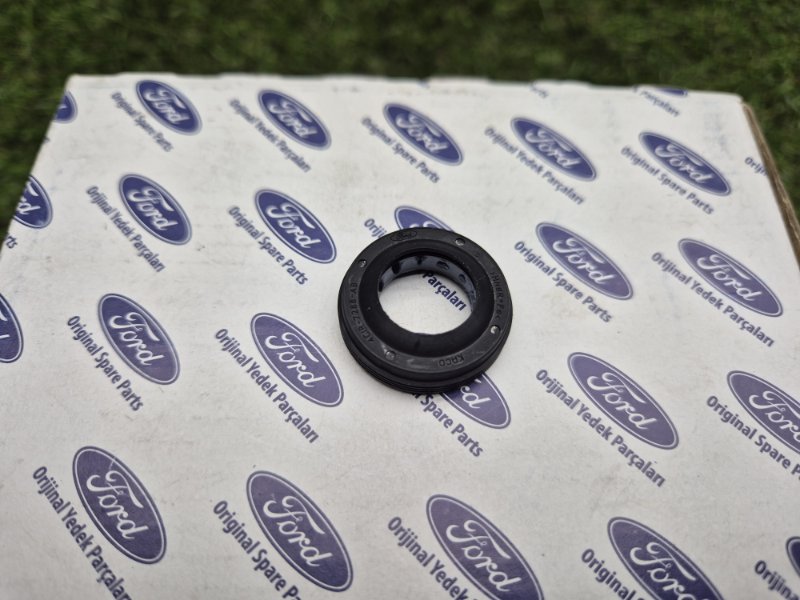 Сальник КПП Ford Transit 2006/2014 1555461