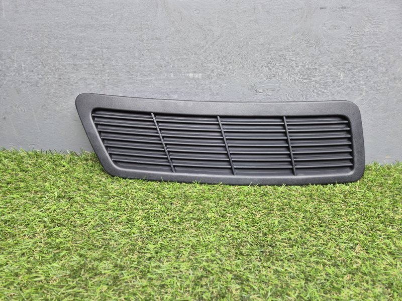 Решетка воздухозаборника капота Ford Transit 2014+ 2339318, правая