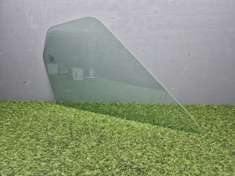 Стекло двери Ford Transit 2014- н.в. 2366286, переднее левое