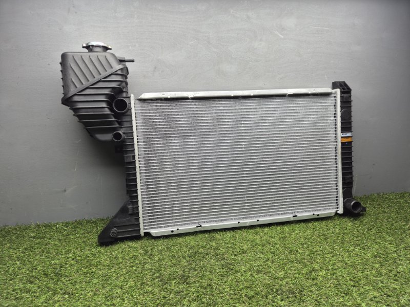 Радиатор охлаждения ДВС (Основной) Mercedes-Benz Sprinter 2000+ 9015003600