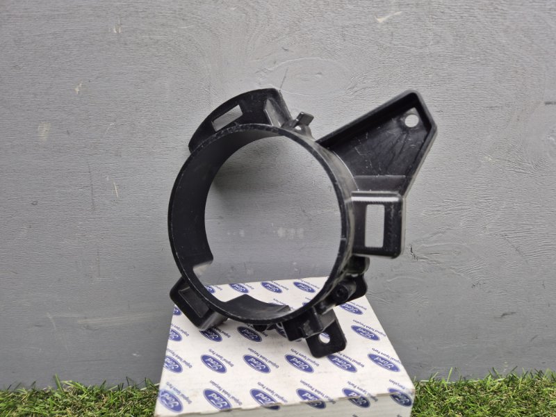 Кронштейн противотуманной фары Ford Transit 2014+ 2032683, левый