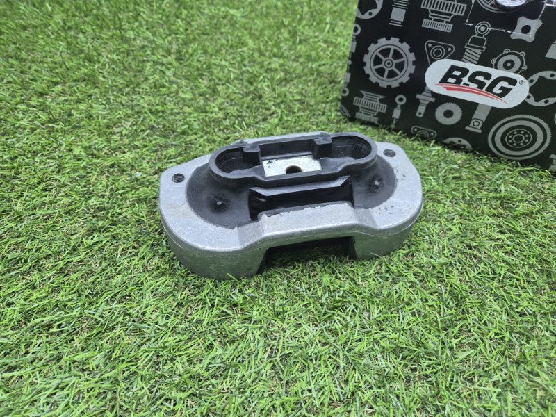 Подушка кпп Ford Transit 2014+ BSG30700470