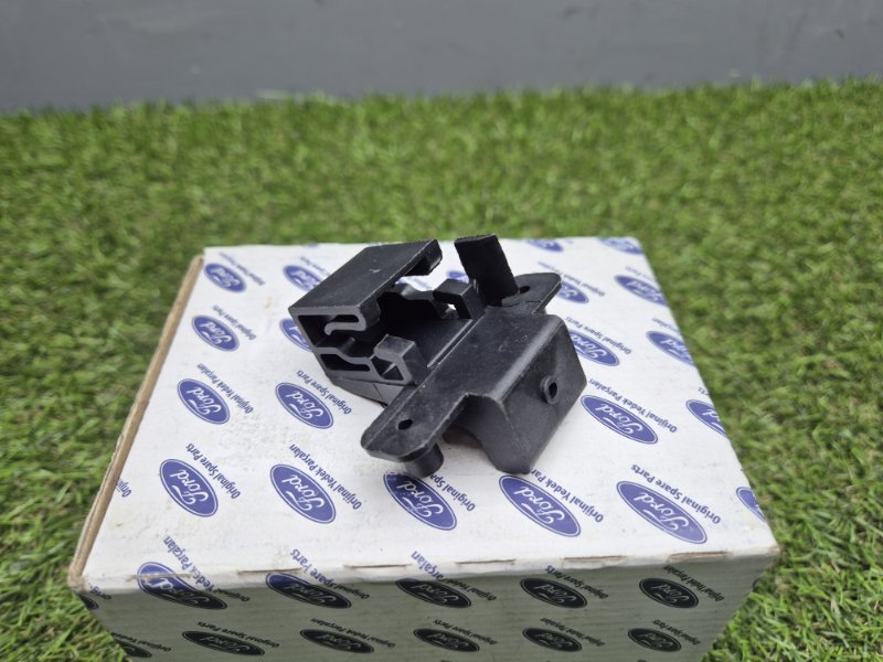 Крепление фары Ford Transit 2006/2014 1372213