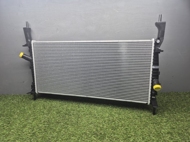 Радиатор охлаждения ДВС (Основной) Ford Transit 2006/2014 Z20384 С КОНДИЦИОНЕРОМ 2.2 / 2.4