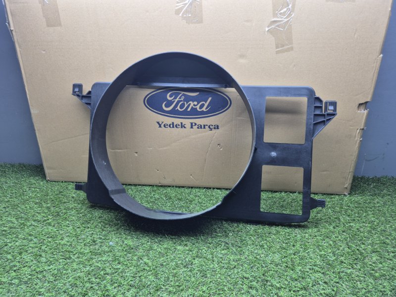 Диффузор радиатора Ford Transit 2006/2014 1573064