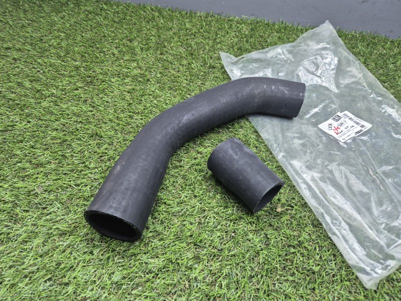 Патрубок интеркулера Ford Transit 2006/2014 SR3531 TT9 2.2, правый