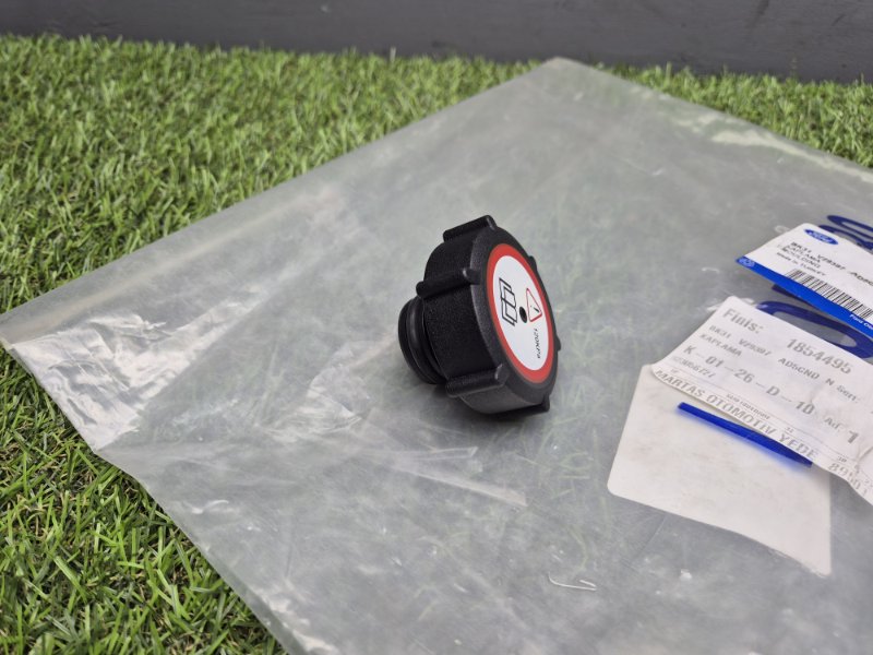 Крышка расширительного бачка Ford Transit 2000/2006 BD2067