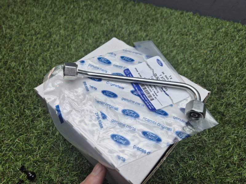 Трубка топливная Ford Transit 2006/2014 1372353 2.4