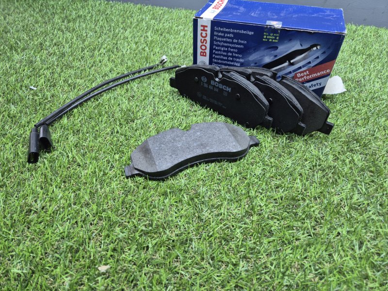 Тормозные колодки Ford Transit 2006/2014 0986494844, переднее