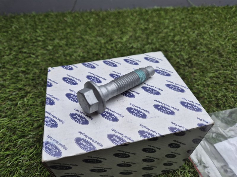 Болт крепления амортизатора Ford Transit 2014+ 1764270, передний