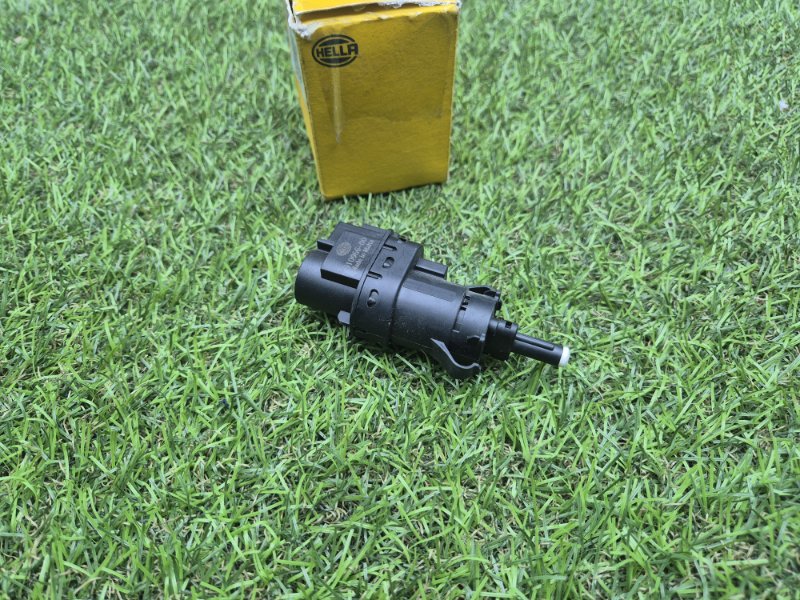 Датчик включения стоп-сигнала Ford Transit 2006/2014 4832217