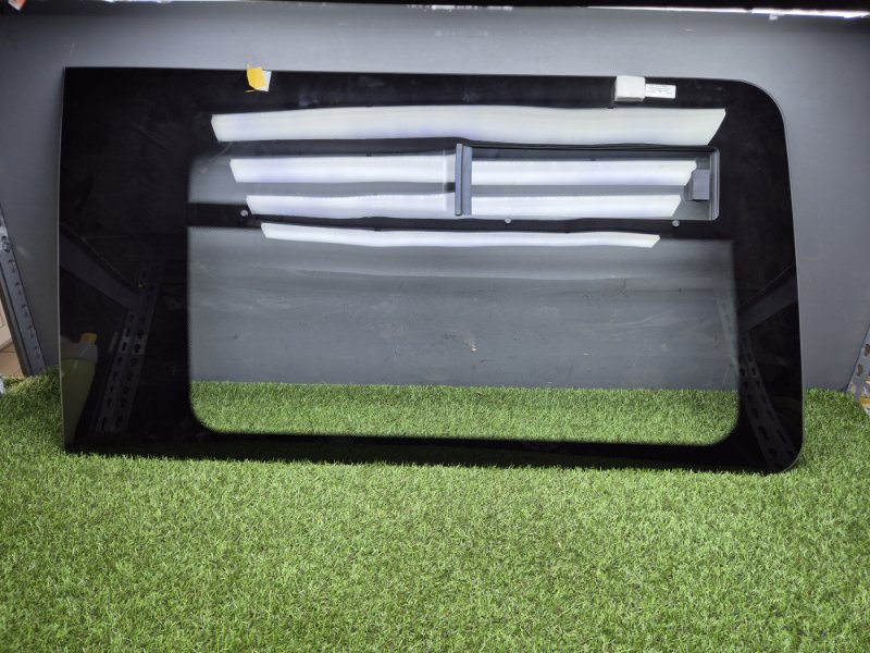 Стекло двери Ford Transit 2014+ 1943450