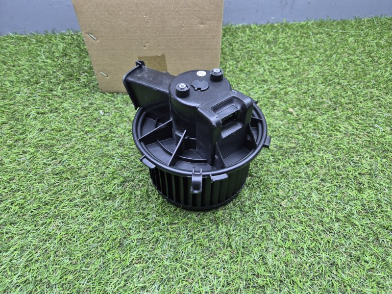 Моторчик печки Peugeot Boxer 2006+ 353005