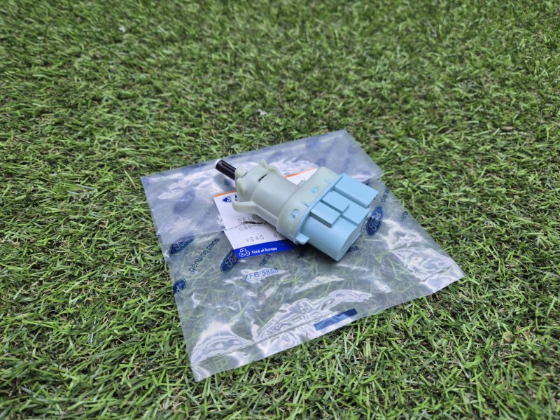 Датчик включения стоп-сигнала Ford Transit 2014+ 5454801