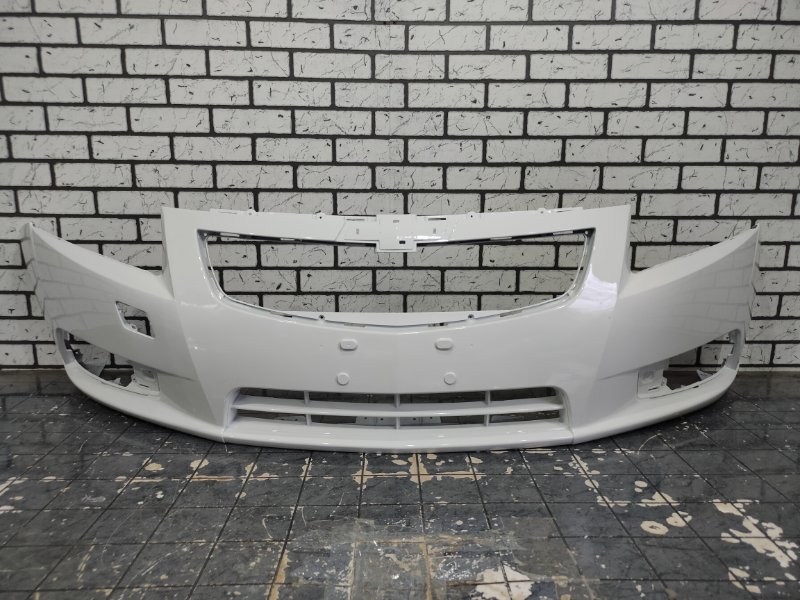 Бампер передний Chevrolet Cruze 2009 96981088 новая