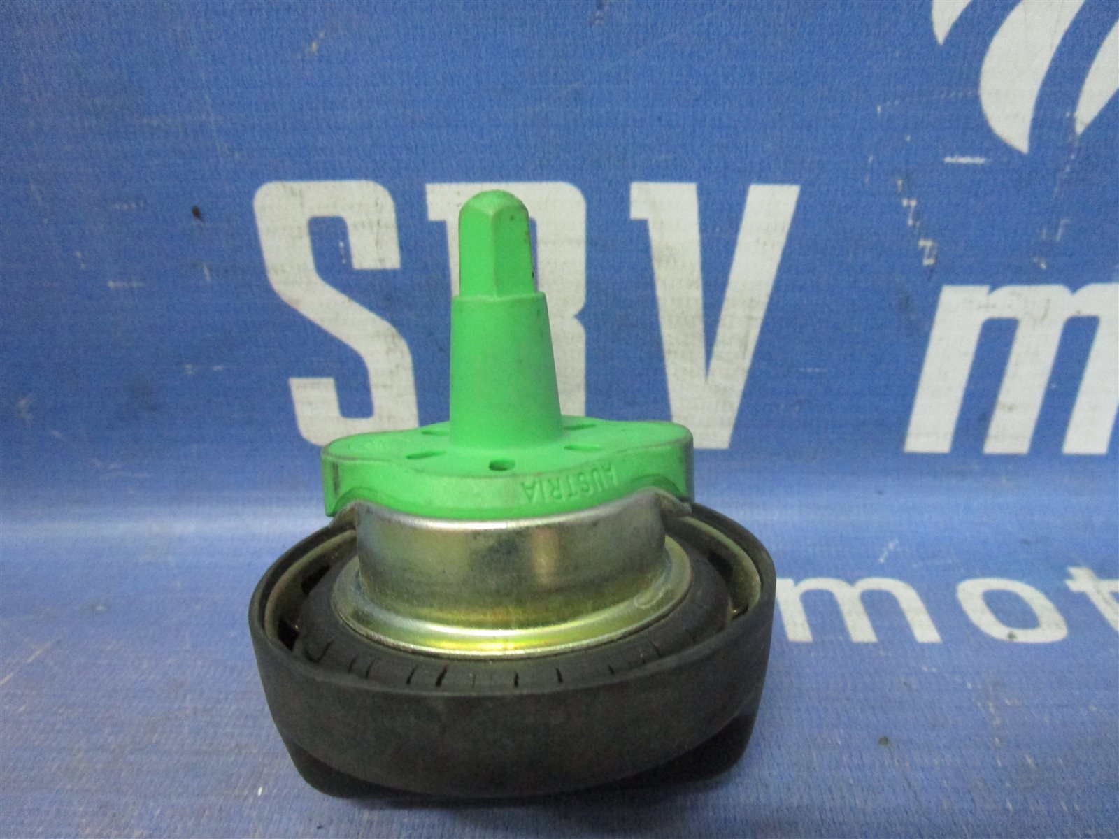 Крышка бензобака Mini One RA32 W10B16