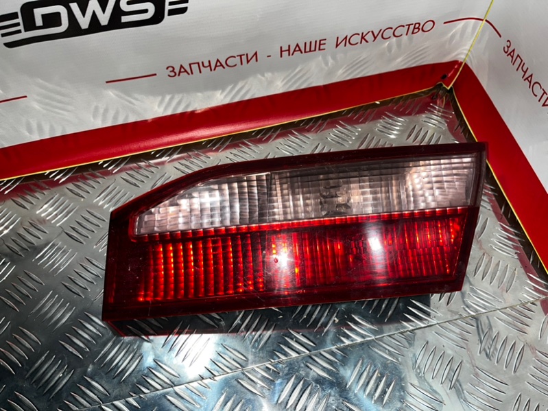 Фонарь вставка багажника левый Honda Torneo CF3 F18B контрактная