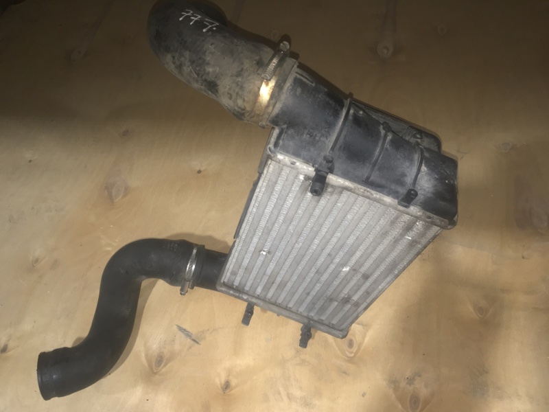 Радиатор интеркулера Volkswagen PASSAT B5 AFN 058145805A контрактная