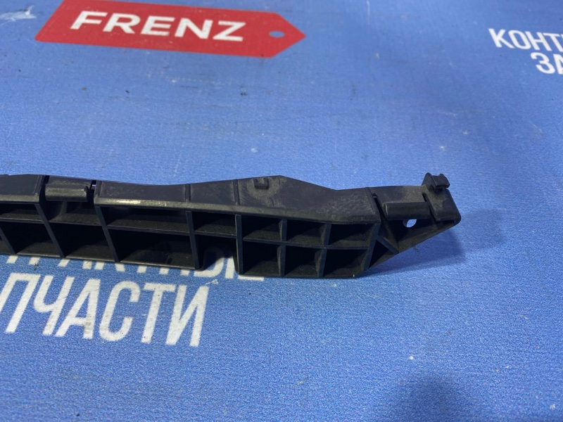 Кронштейн бампера передний левый Subaru Impreza GG
