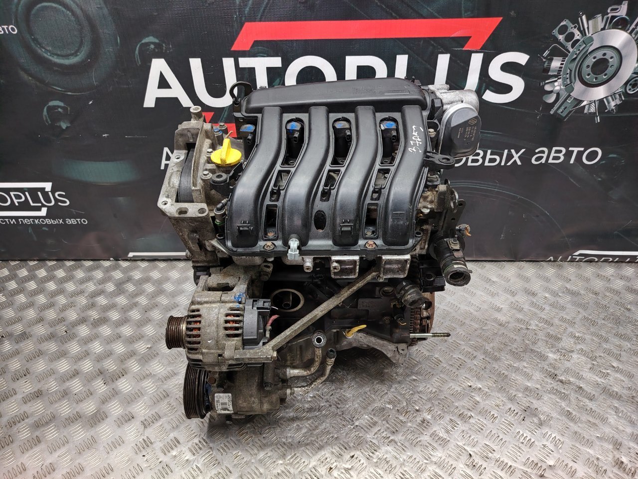 Двигатель K4M812 Renault