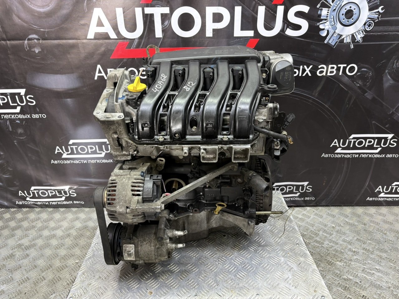 Двигатель K4M812 Renault