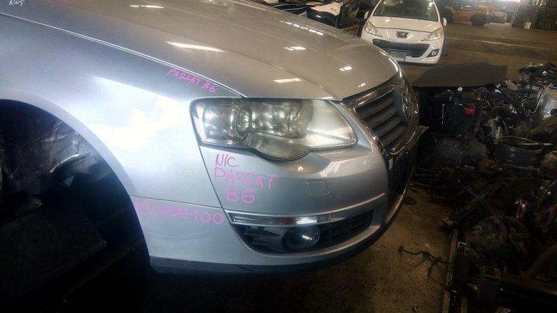Стекло двери переднее правое PASSAT 2008 B6 BZB