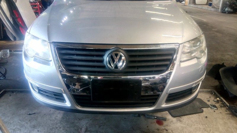 Стекло двери переднее правое VOLKSWAGEN PASSAT B6 BZB