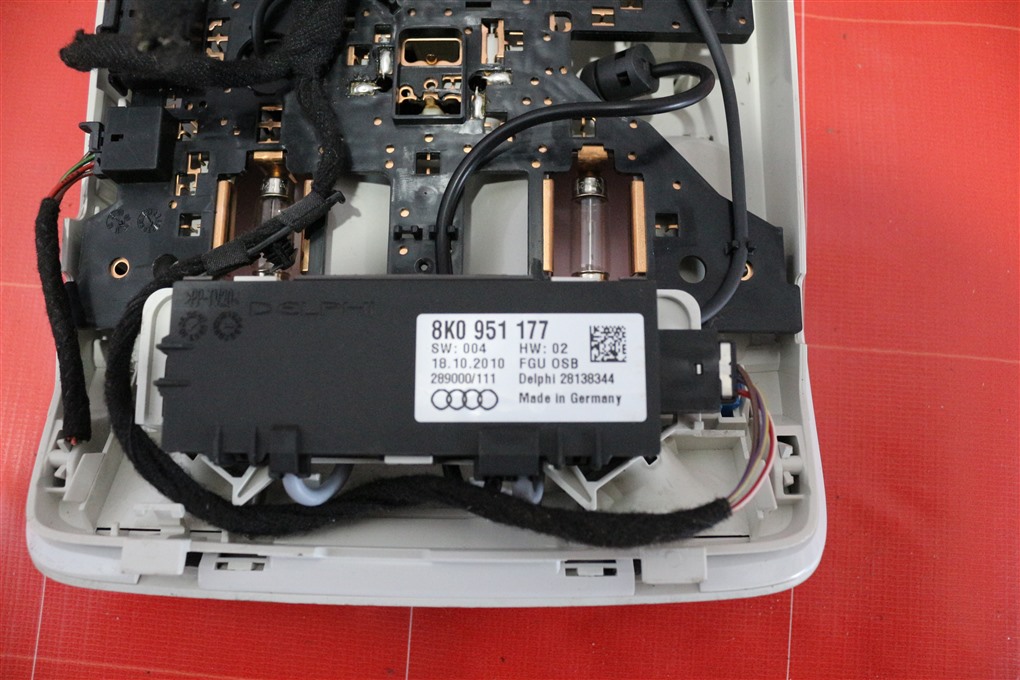 Плафон подсветки салона передний A4 2011 Седан B8 CDN