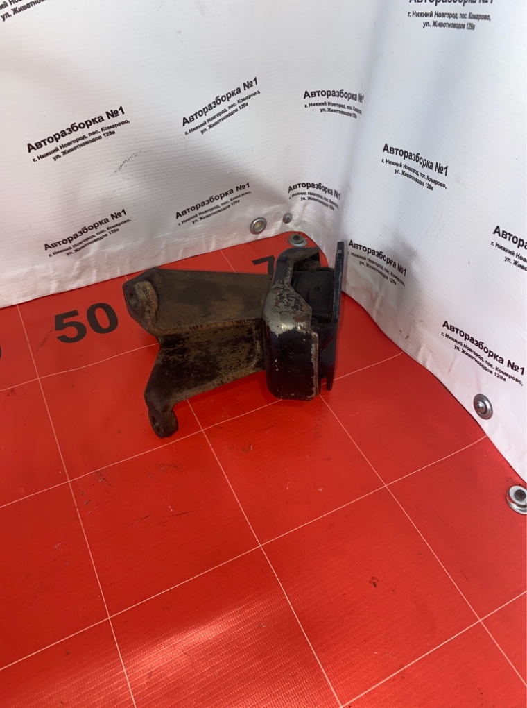 Опора двигателя левая 4Runner 1993 N130 3VZE