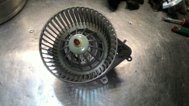 Мотор печки LAGUNA 1 2000 VF1 F4P