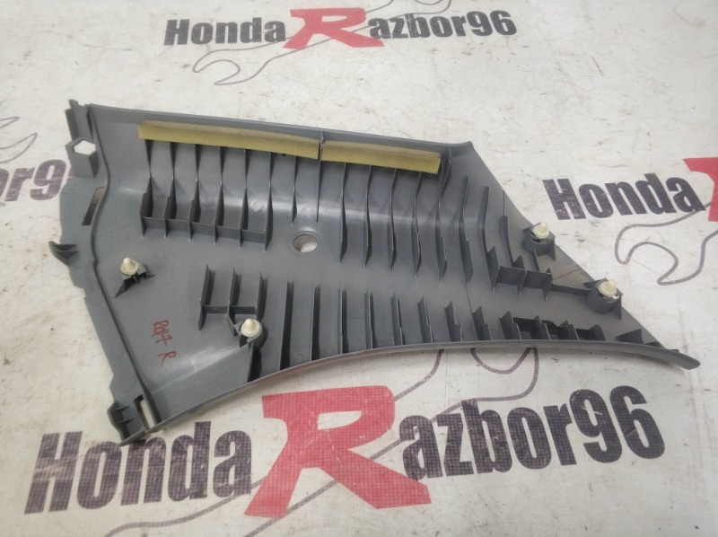 Накладка стойки задняя правая Honda CR-V 2 RD7 K24A