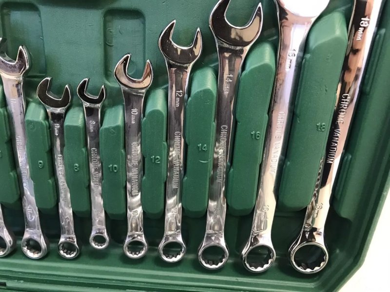 Набор инструментов 61 предмет для ремонта
