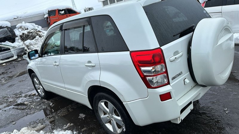 Suzuki Grand Vitara 2010 — машина-донор