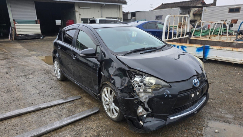 Toyota AQUA 2012