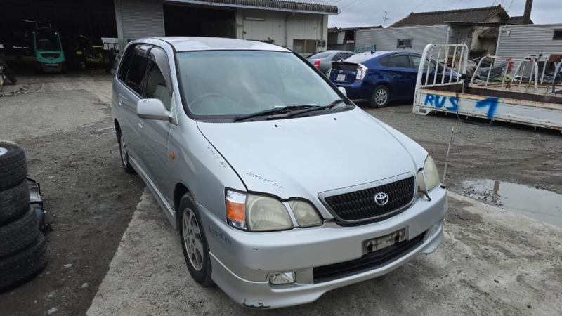 Toyota Gaia 2001